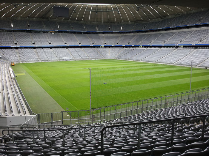 Allianz Arena banen set fra hjørnet af stadion